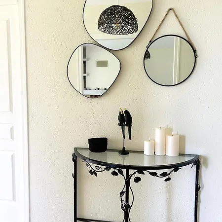 Sheila - Au Bord De L'eau Avec Piscine