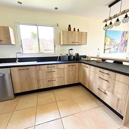 Sheila - Au Bord De L'eau Avec Piscine *