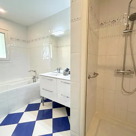 Villa Sheila - Au Bord De L'eau Avec Piscine *